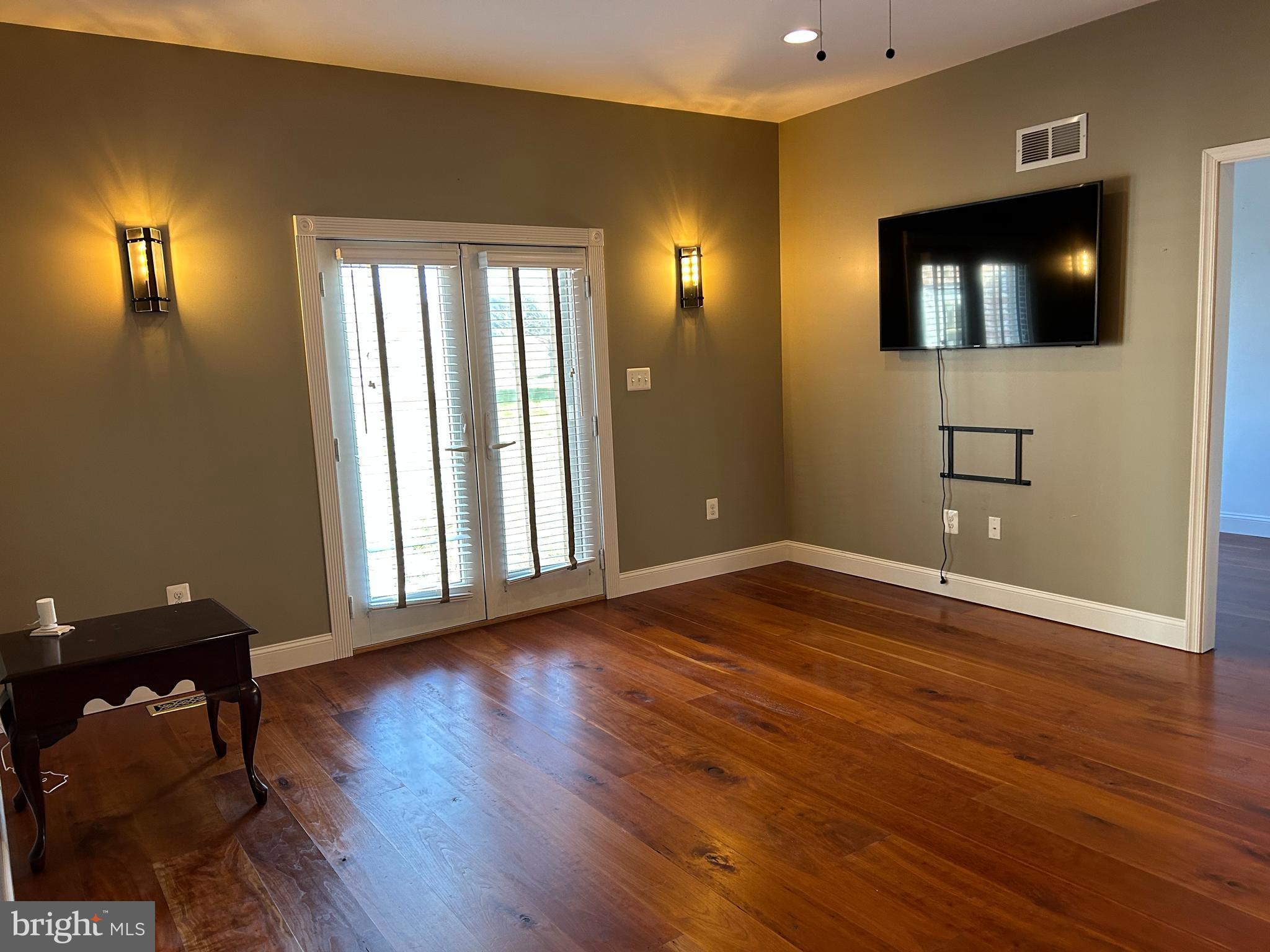 GLENVILLE MANOR - Residential Lease