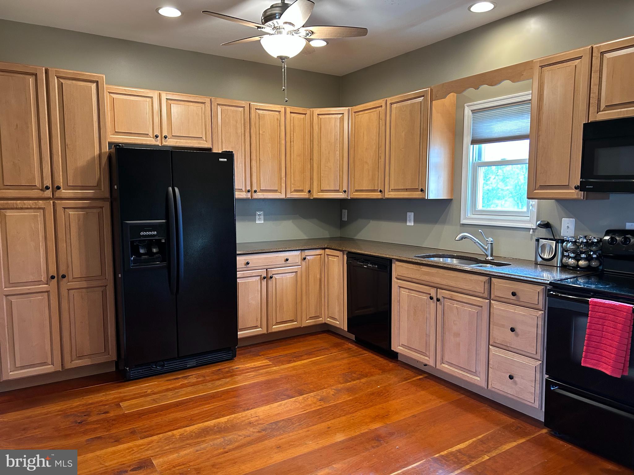 GLENVILLE MANOR - Residential Lease