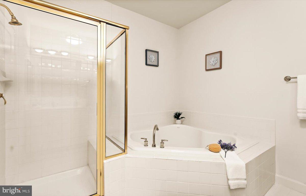 HARBOR POINT EAST CONDO - Residential