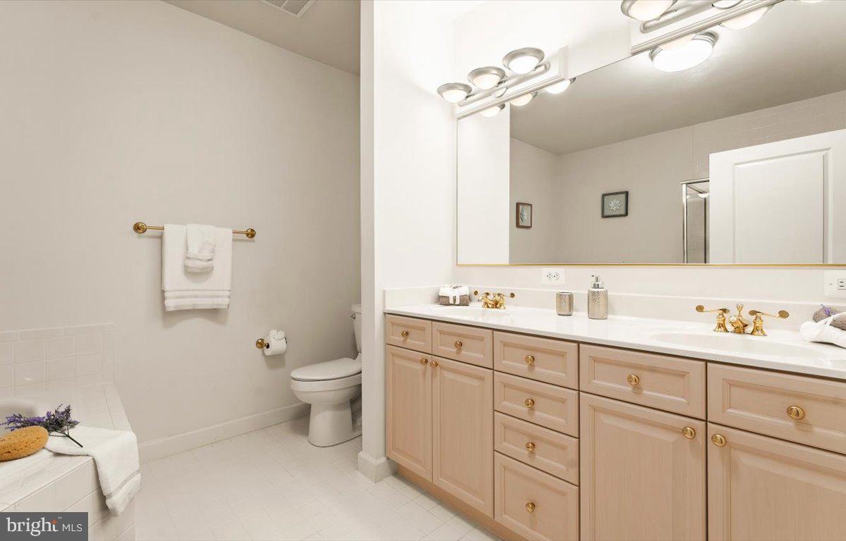 HARBOR POINT EAST CONDO - Residential