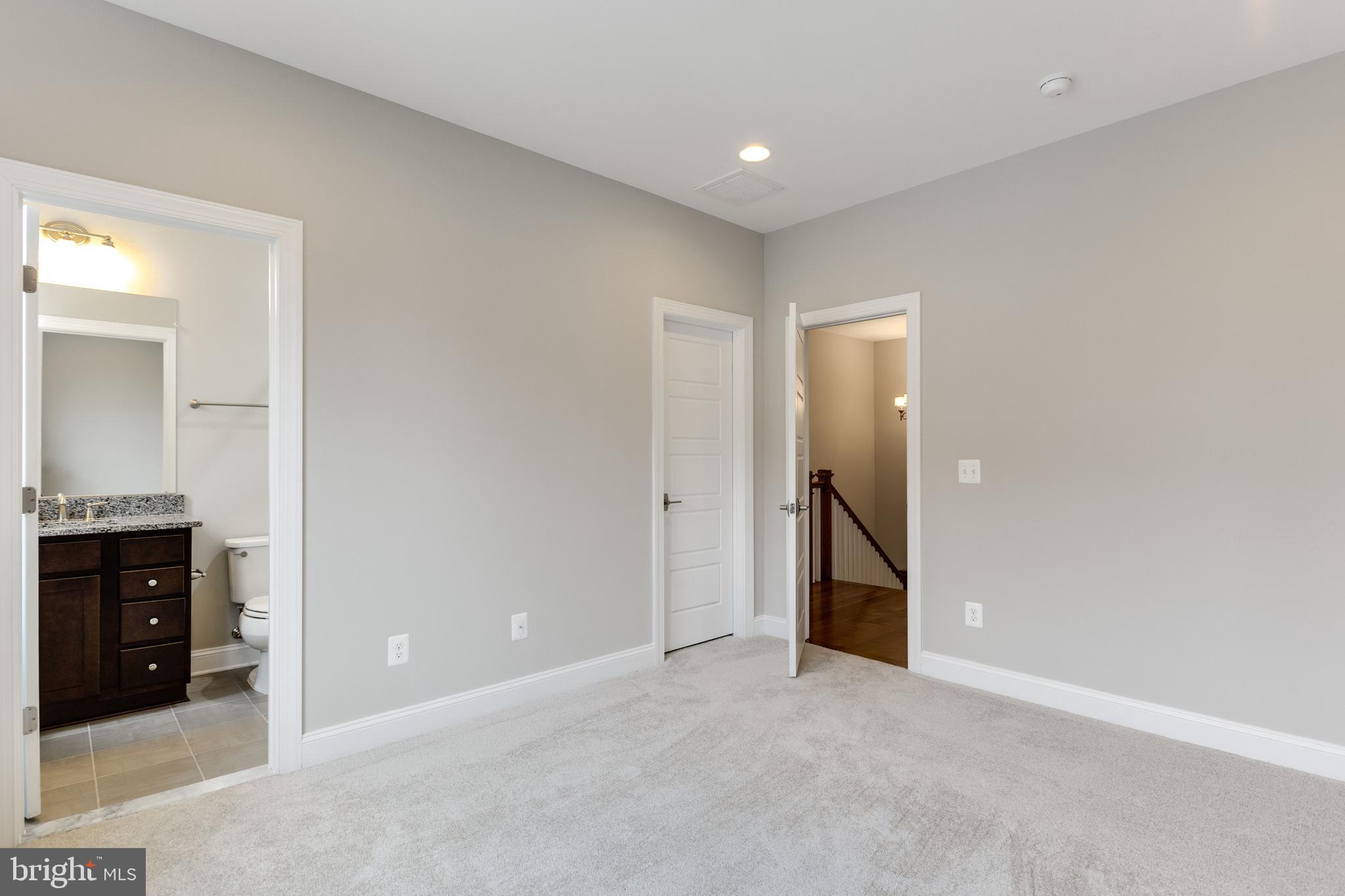 DEVON PARK - Residential