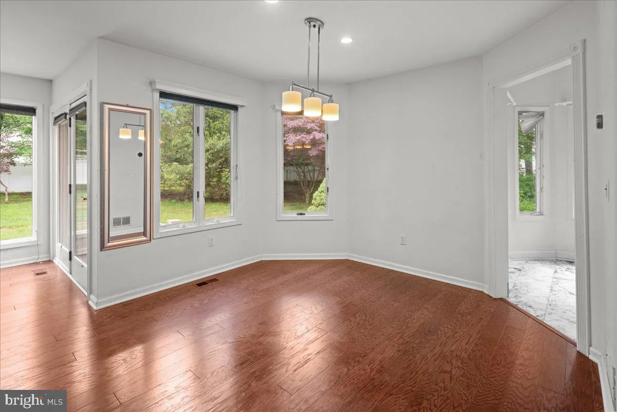 Monmouth Junction, New Jersey 08852, United States, 3 Bedrooms Bedrooms, ,3 BathroomsBathrooms,Residential,Active,155698