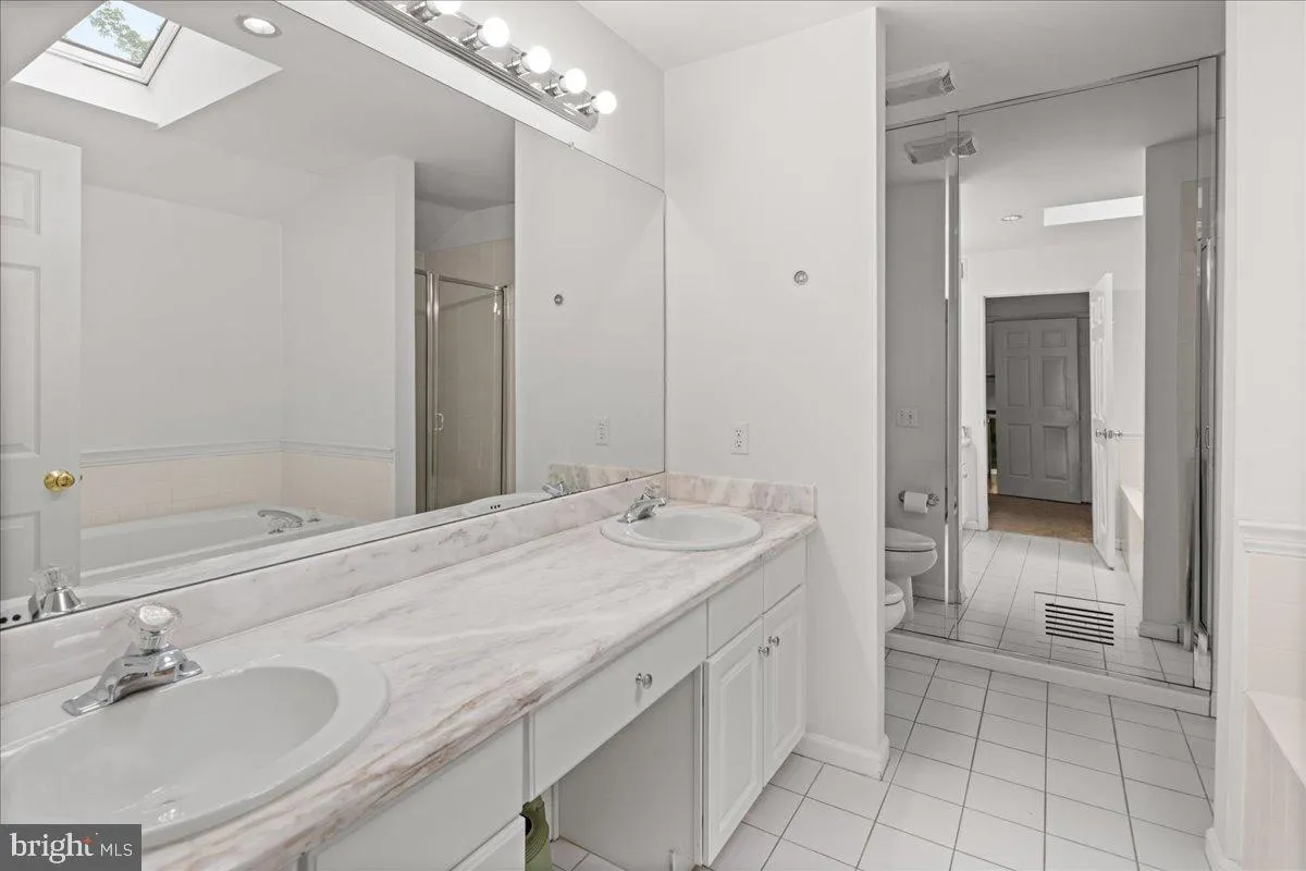 Monmouth Junction, New Jersey 08852, United States, 3 Bedrooms Bedrooms, ,3 BathroomsBathrooms,Residential,Active,155698