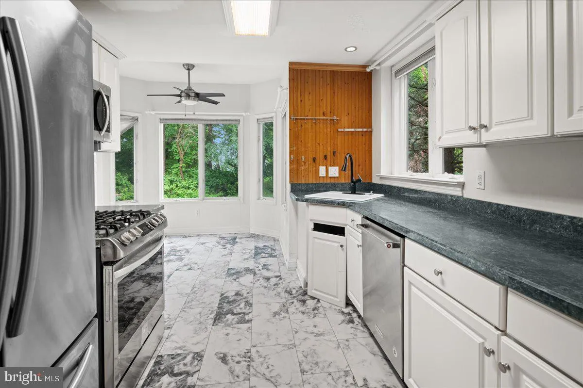 Monmouth Junction, New Jersey 08852, United States, 3 Bedrooms Bedrooms, ,3 BathroomsBathrooms,Residential,Active,155698