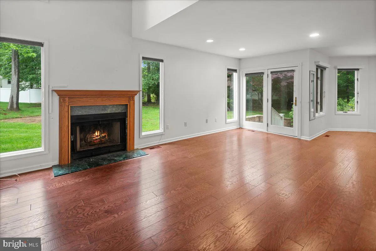 Monmouth Junction, New Jersey 08852, United States, 3 Bedrooms Bedrooms, ,3 BathroomsBathrooms,Residential,Active,155698