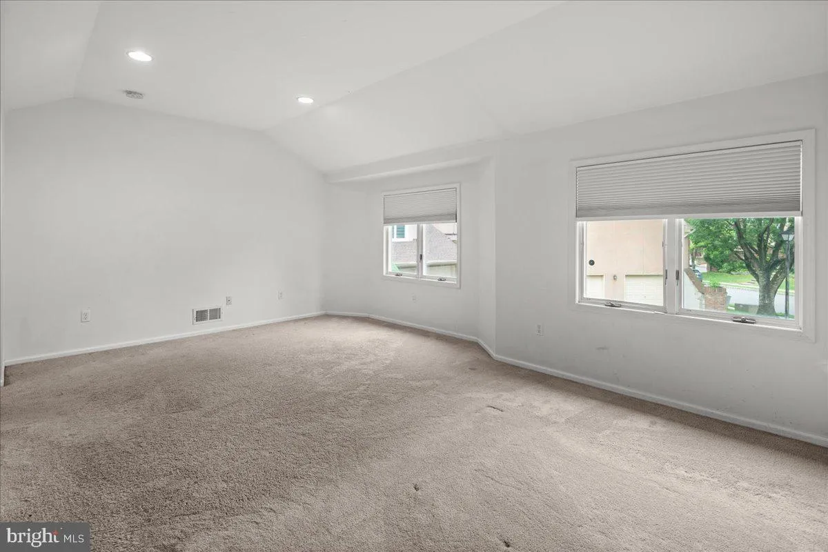 Monmouth Junction, New Jersey 08852, United States, 3 Bedrooms Bedrooms, ,3 BathroomsBathrooms,Residential,Active,155698