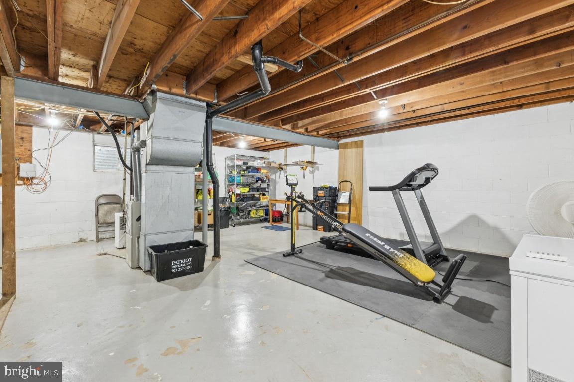 LAKE BRADDOCK - Residential