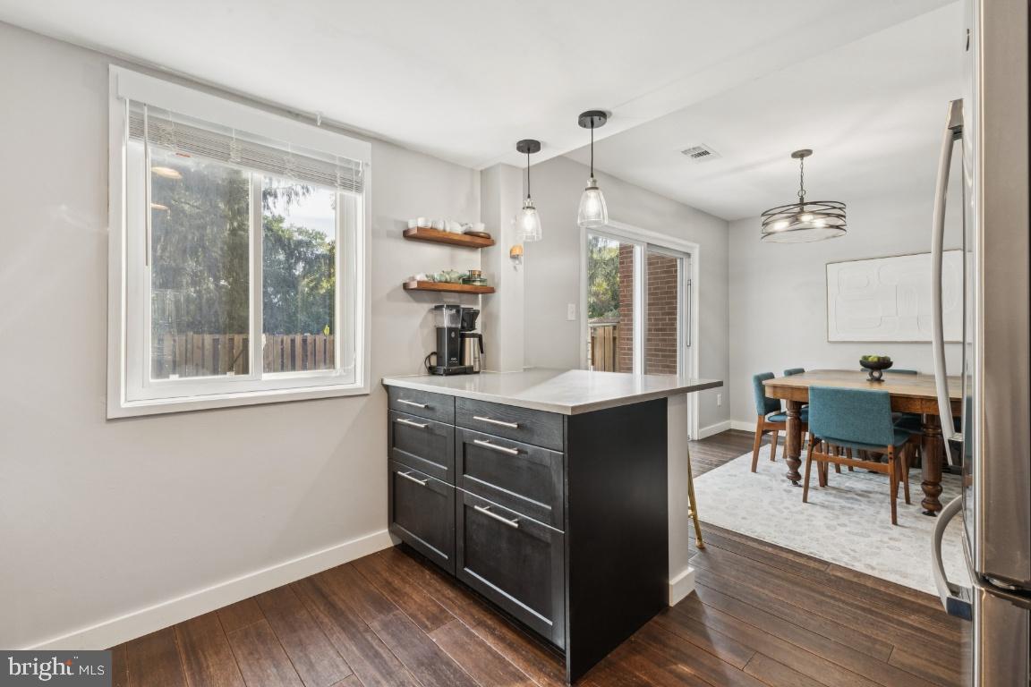 LAKE BRADDOCK - Residential