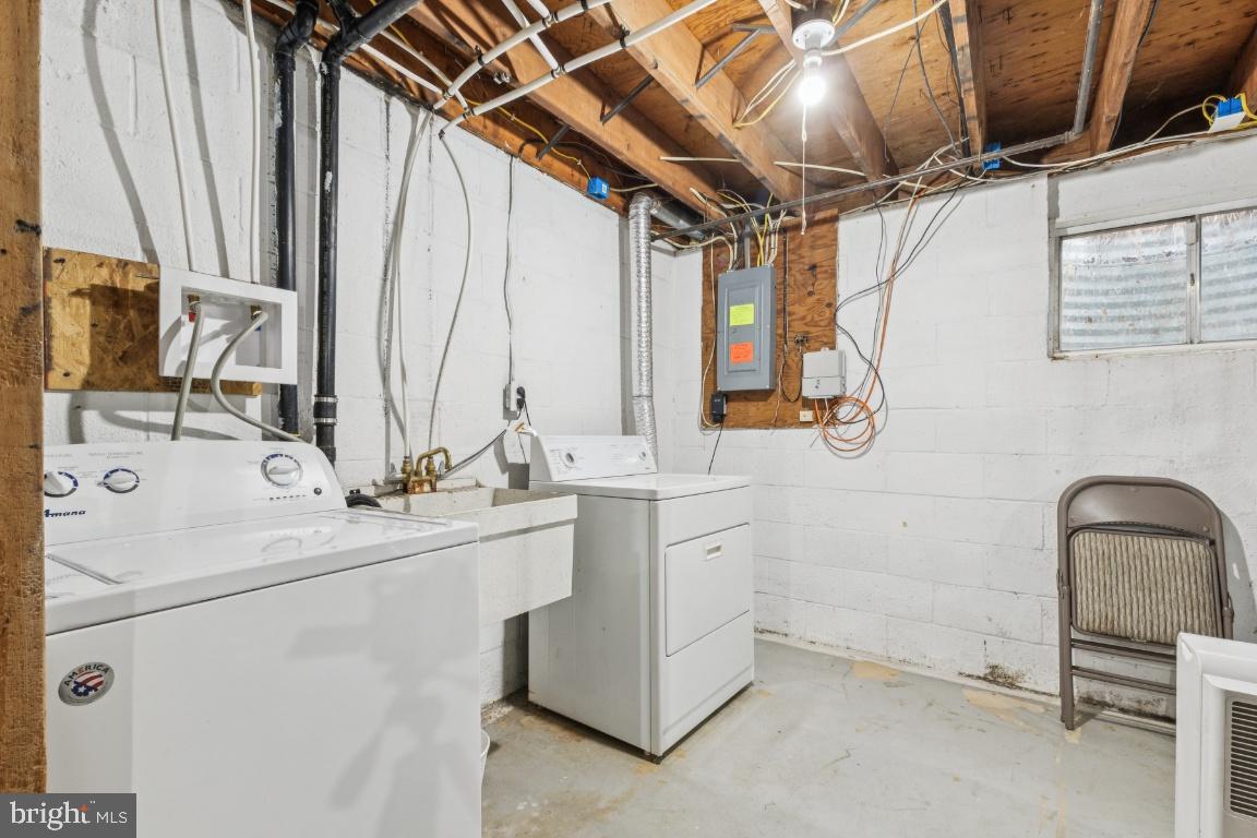 LAKE BRADDOCK - Residential