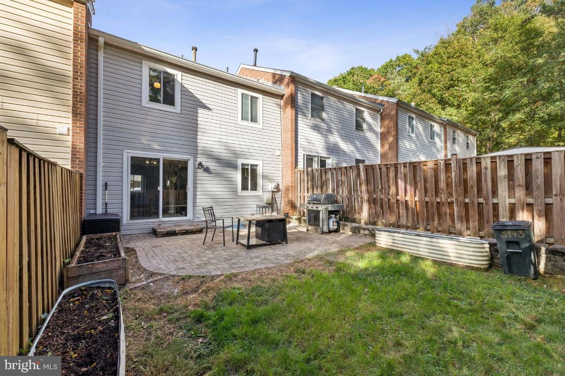 LAKE BRADDOCK - Residential