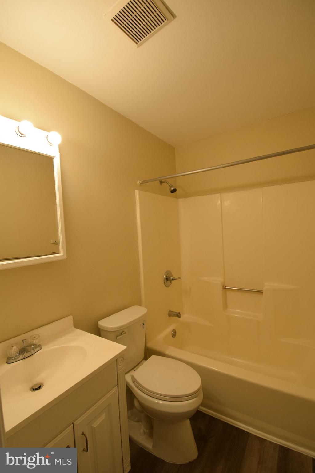 SAINT MORITZ VILLAGE - Residential Lease