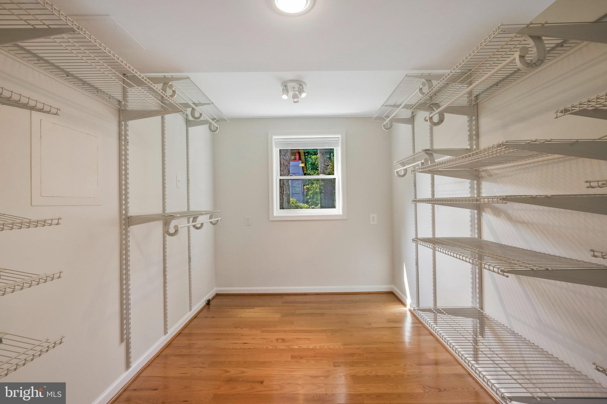 LAURA DRIVE - Residential Lease