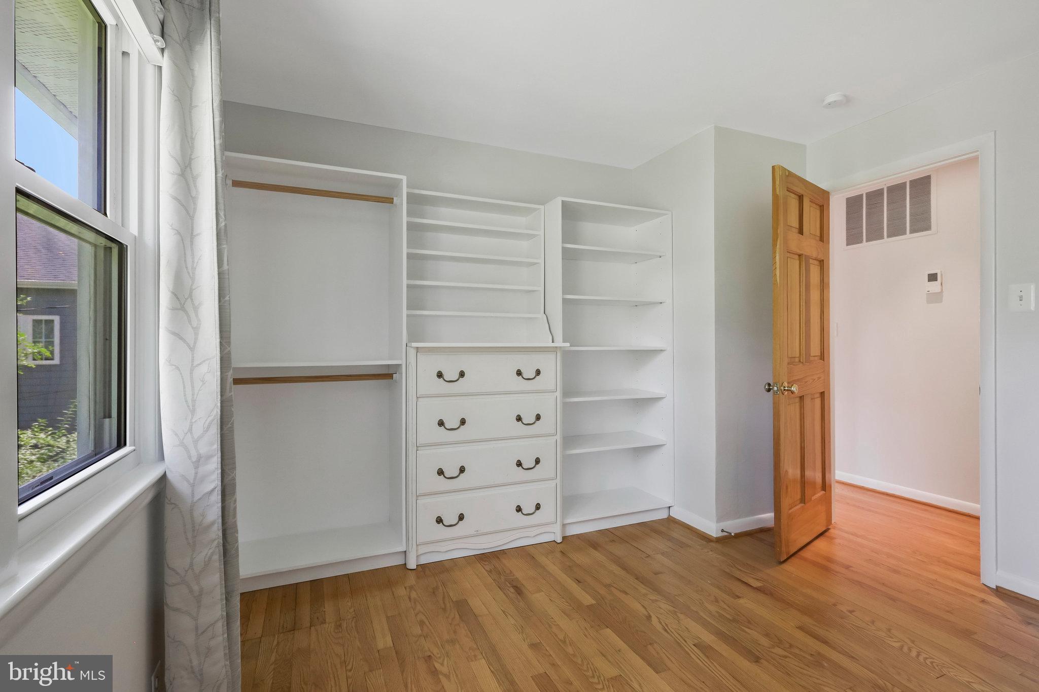 LAURA DRIVE - Residential Lease