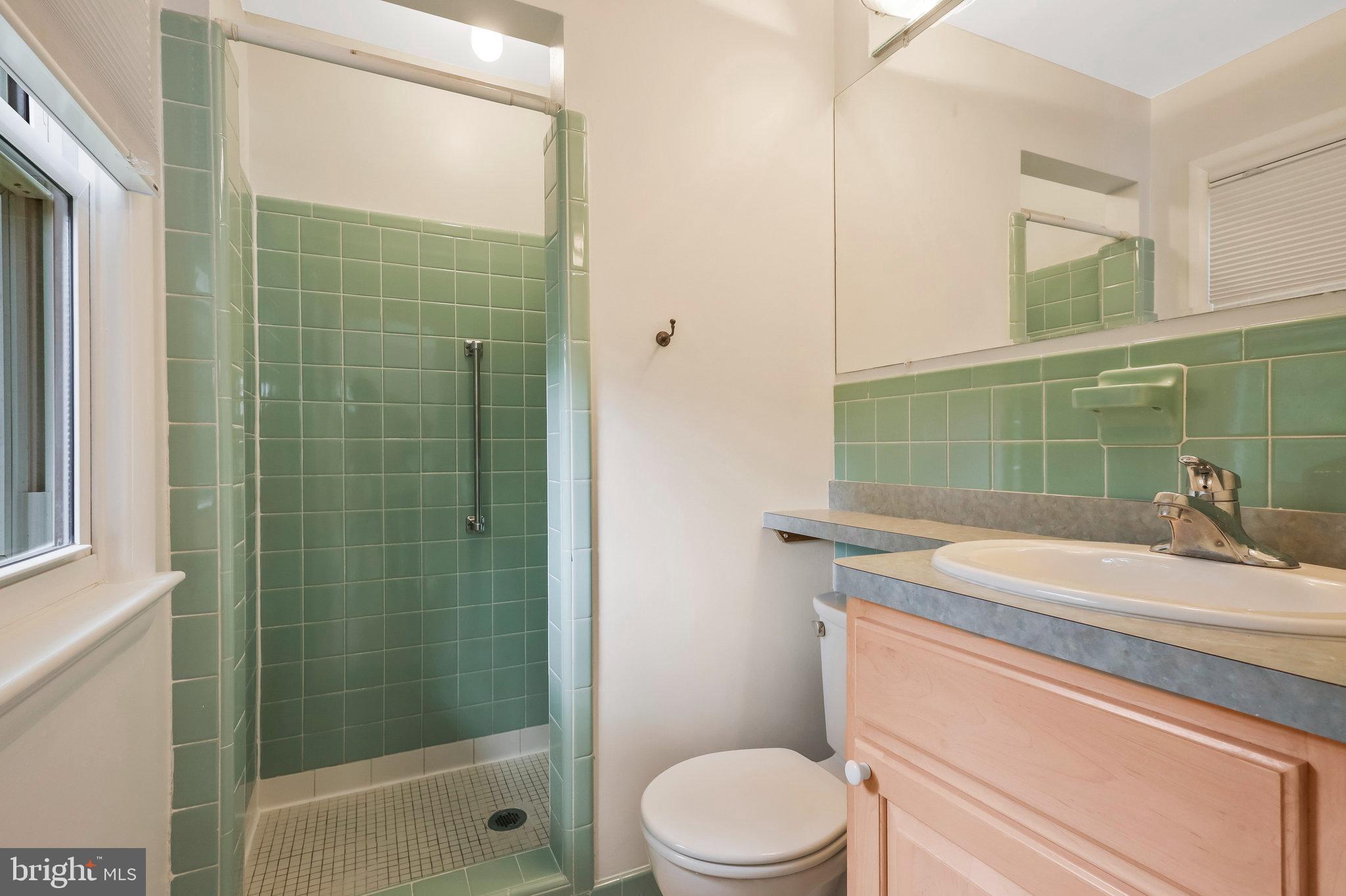 LAURA DRIVE - Residential Lease