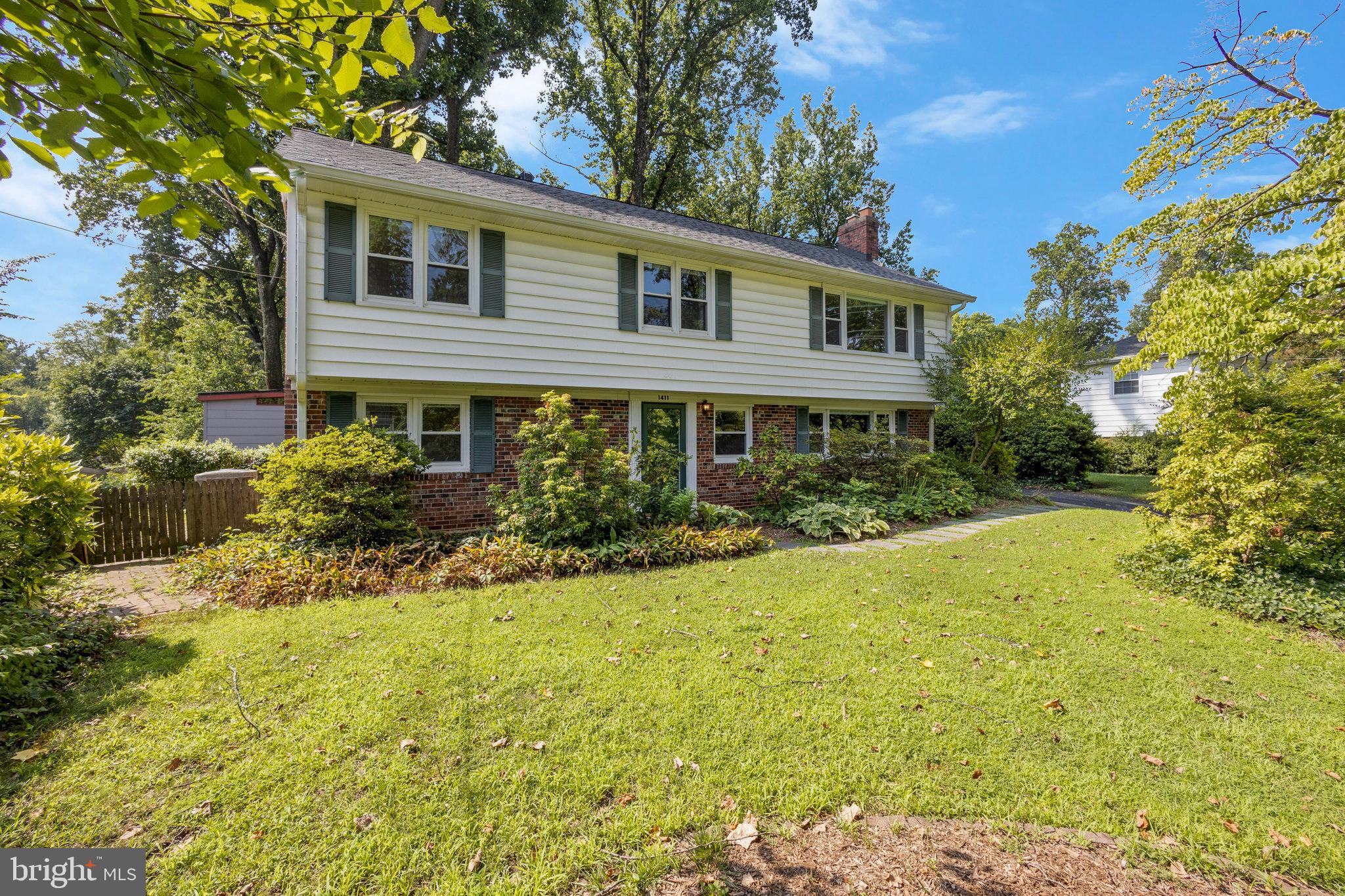 LAURA DRIVE - Residential Lease