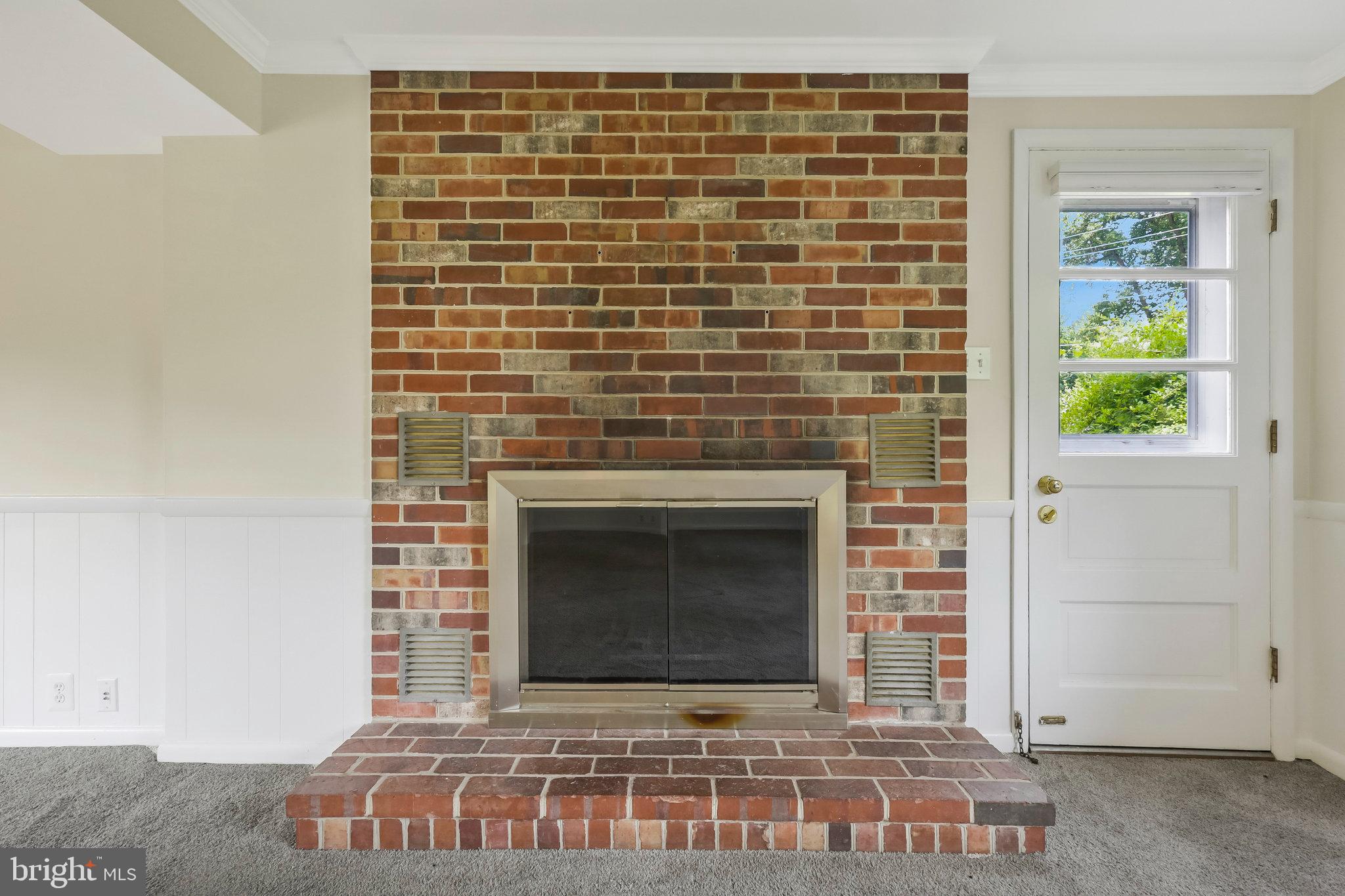 LAURA DRIVE - Residential Lease