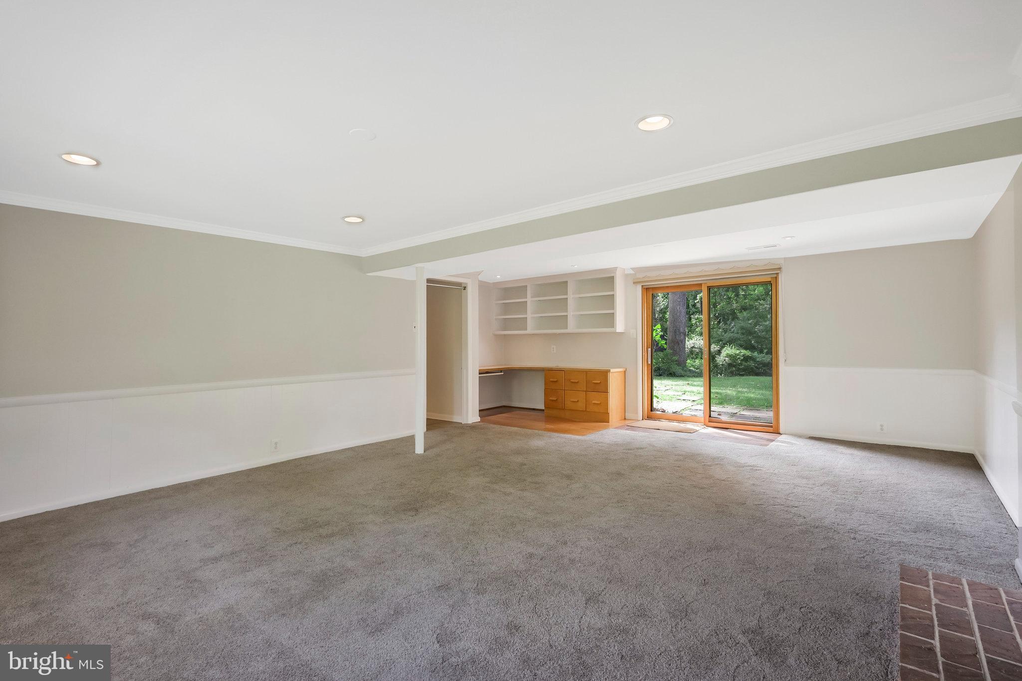 LAURA DRIVE - Residential Lease