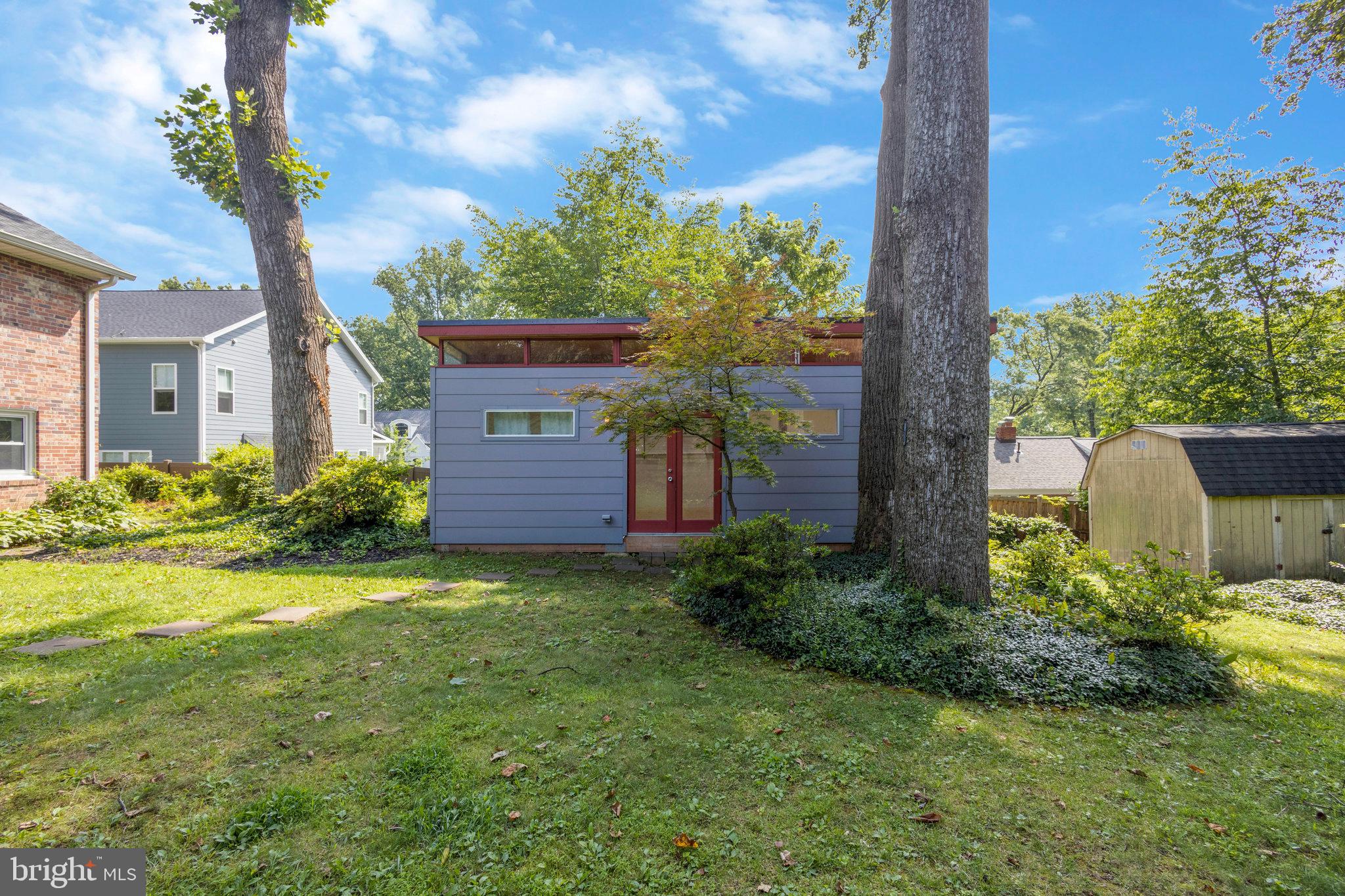 LAURA DRIVE - Residential Lease