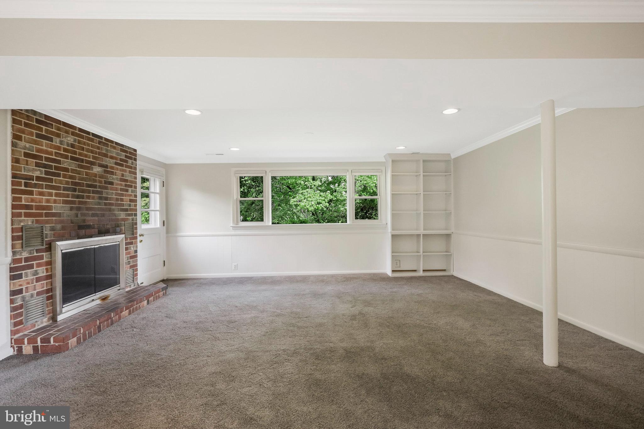 LAURA DRIVE - Residential Lease