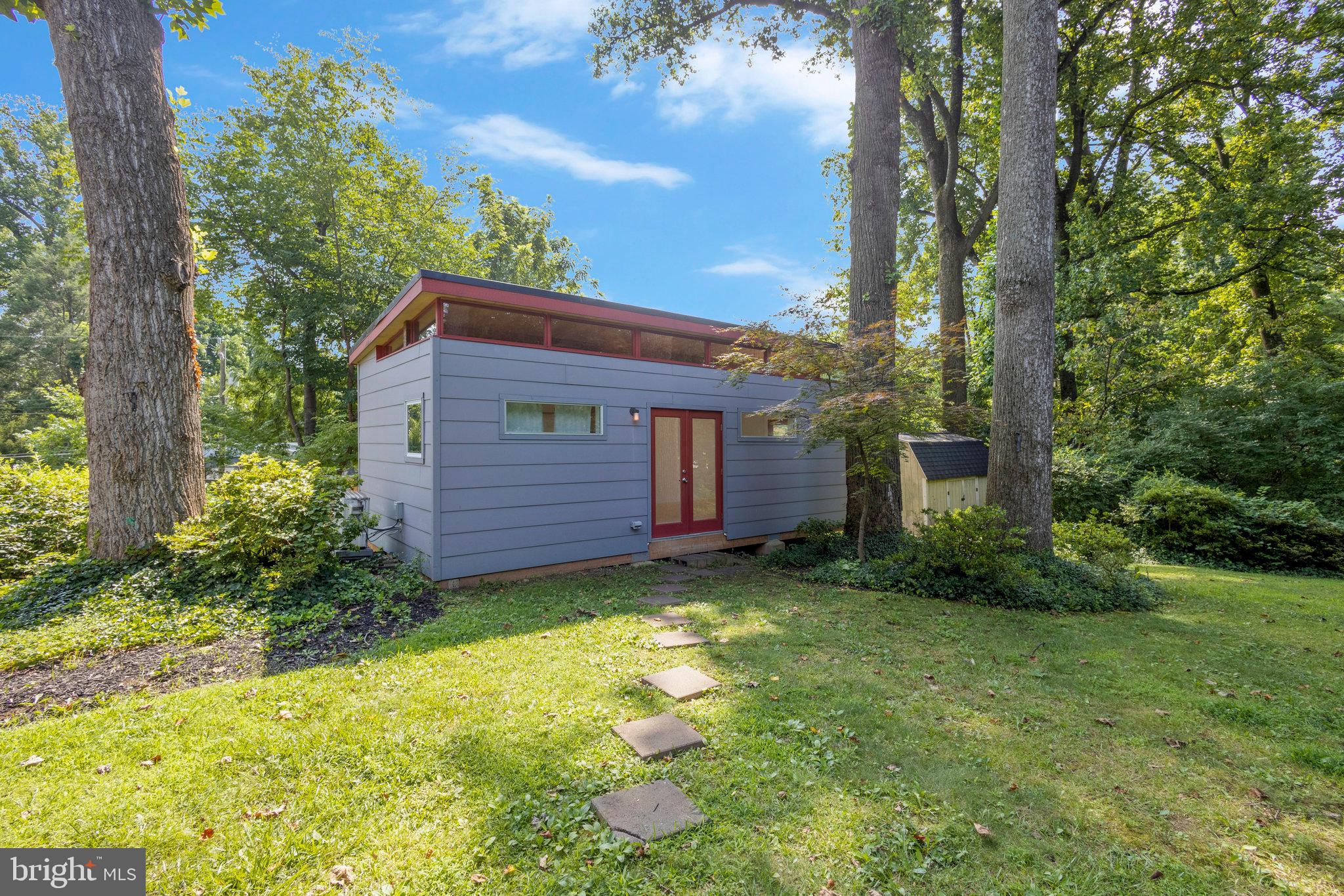 LAURA DRIVE - Residential Lease