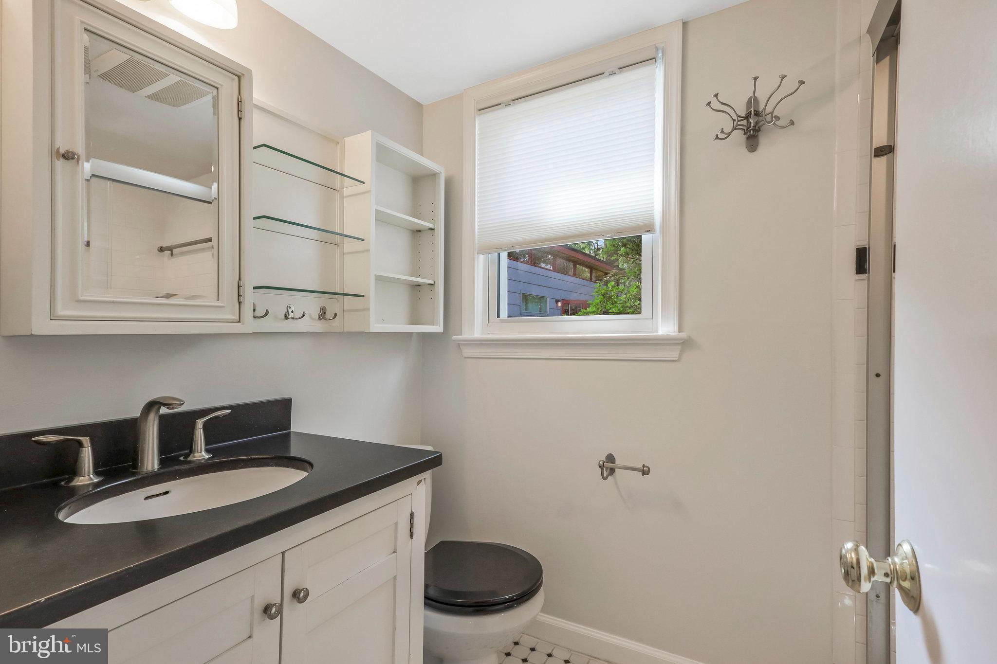 LAURA DRIVE - Residential Lease