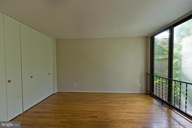 RESTON - Residential Lease