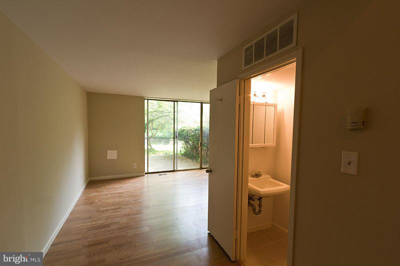 RESTON - Residential Lease