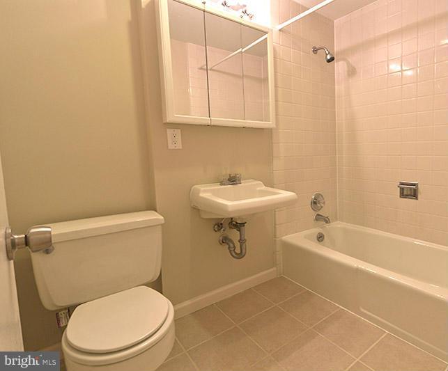 RESTON - Residential Lease