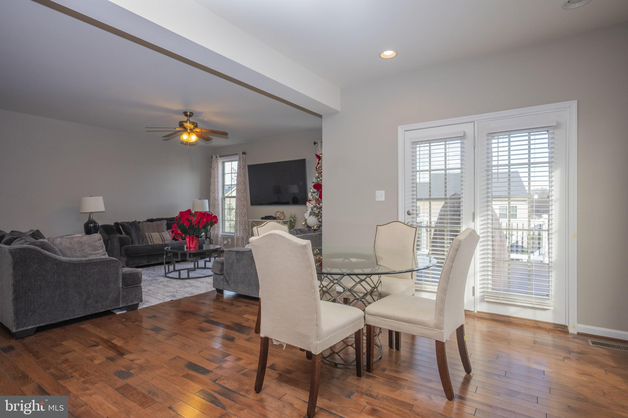 WOODMORE TOWNE CENTRE - Residential