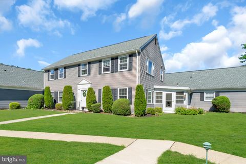 Condo For Sale - 229 Old Nassau Road<br/> MONROE TOWNSHIP, NJ 08831