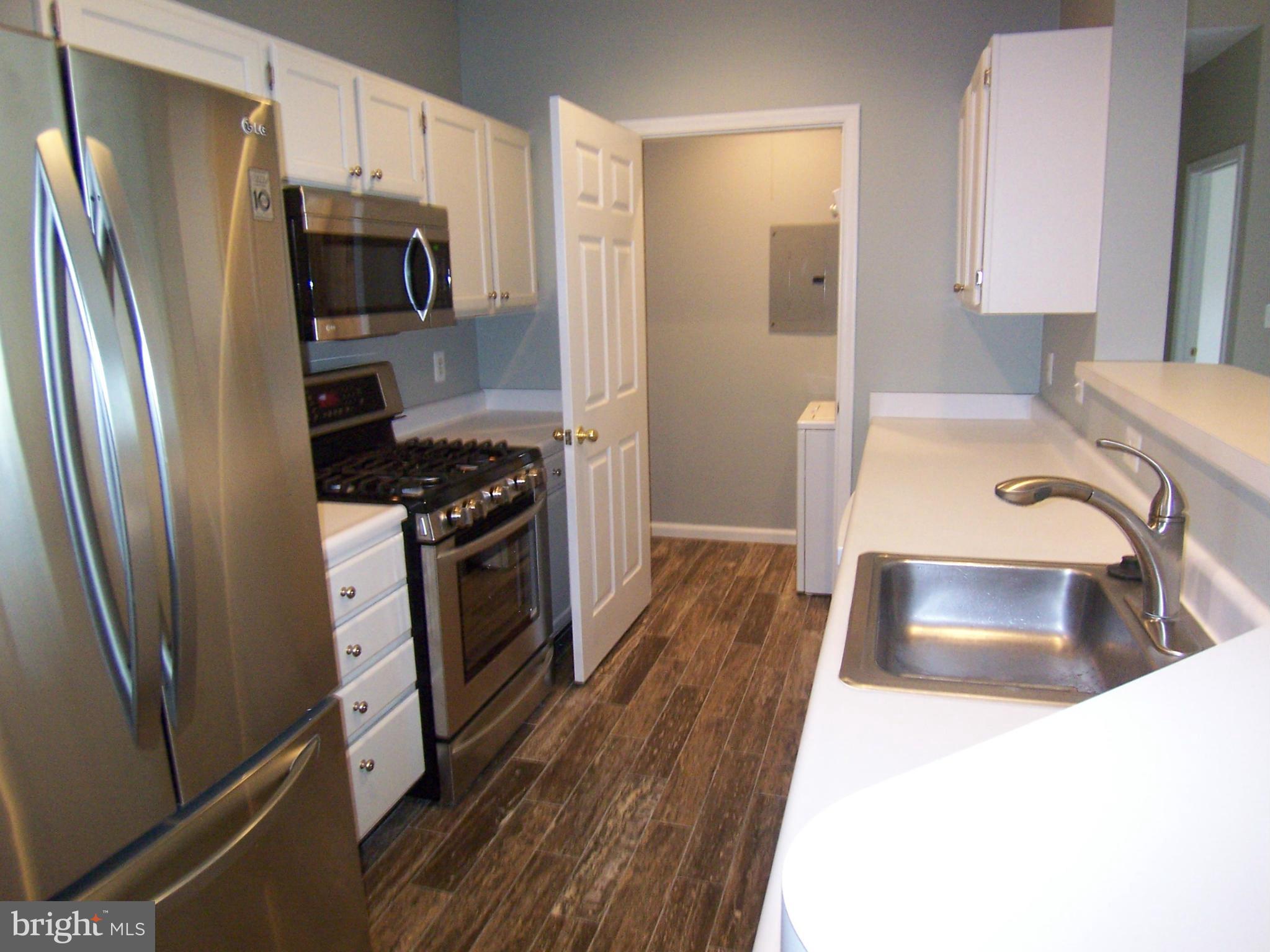 EDGEWATER AT TOWN CENTER - Residential Lease