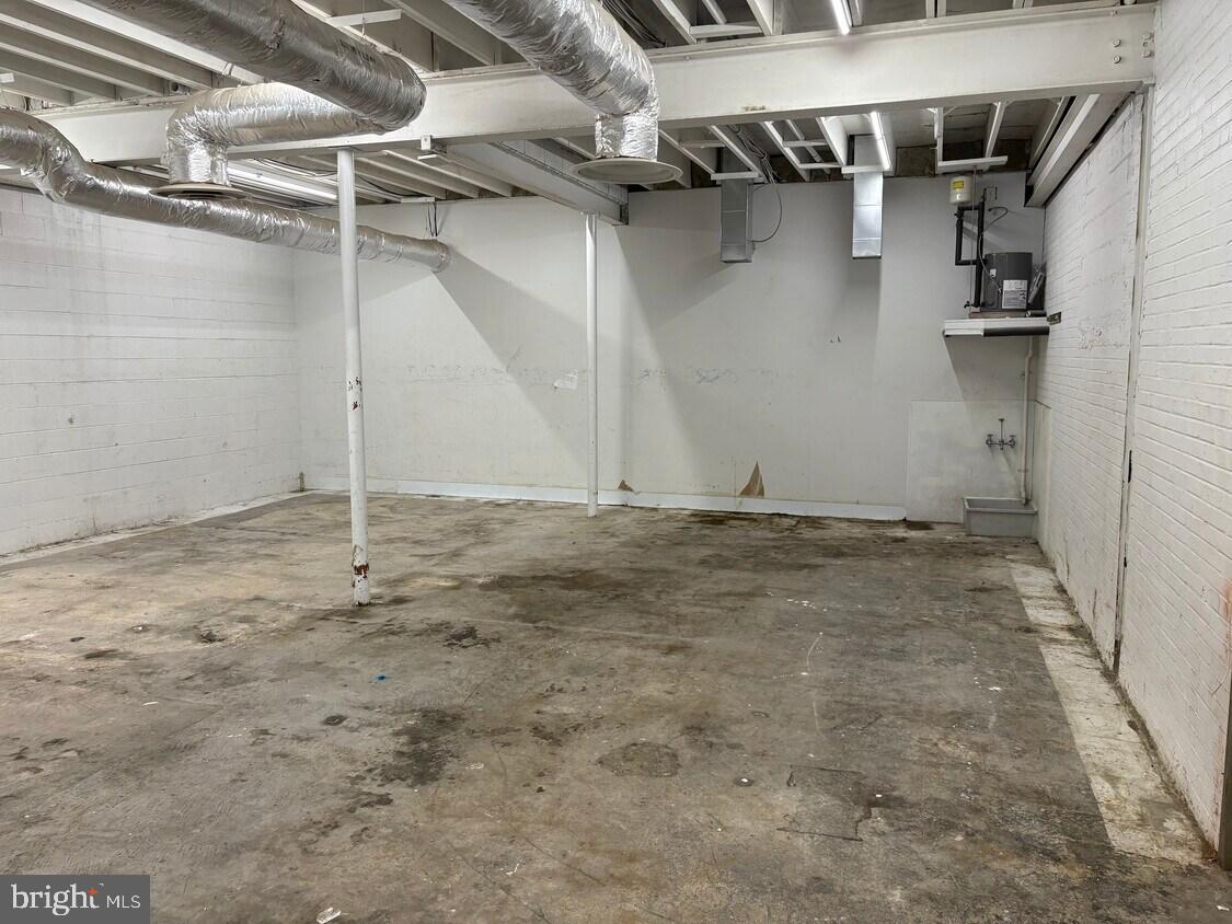 2201 W CAMBRIA STREET