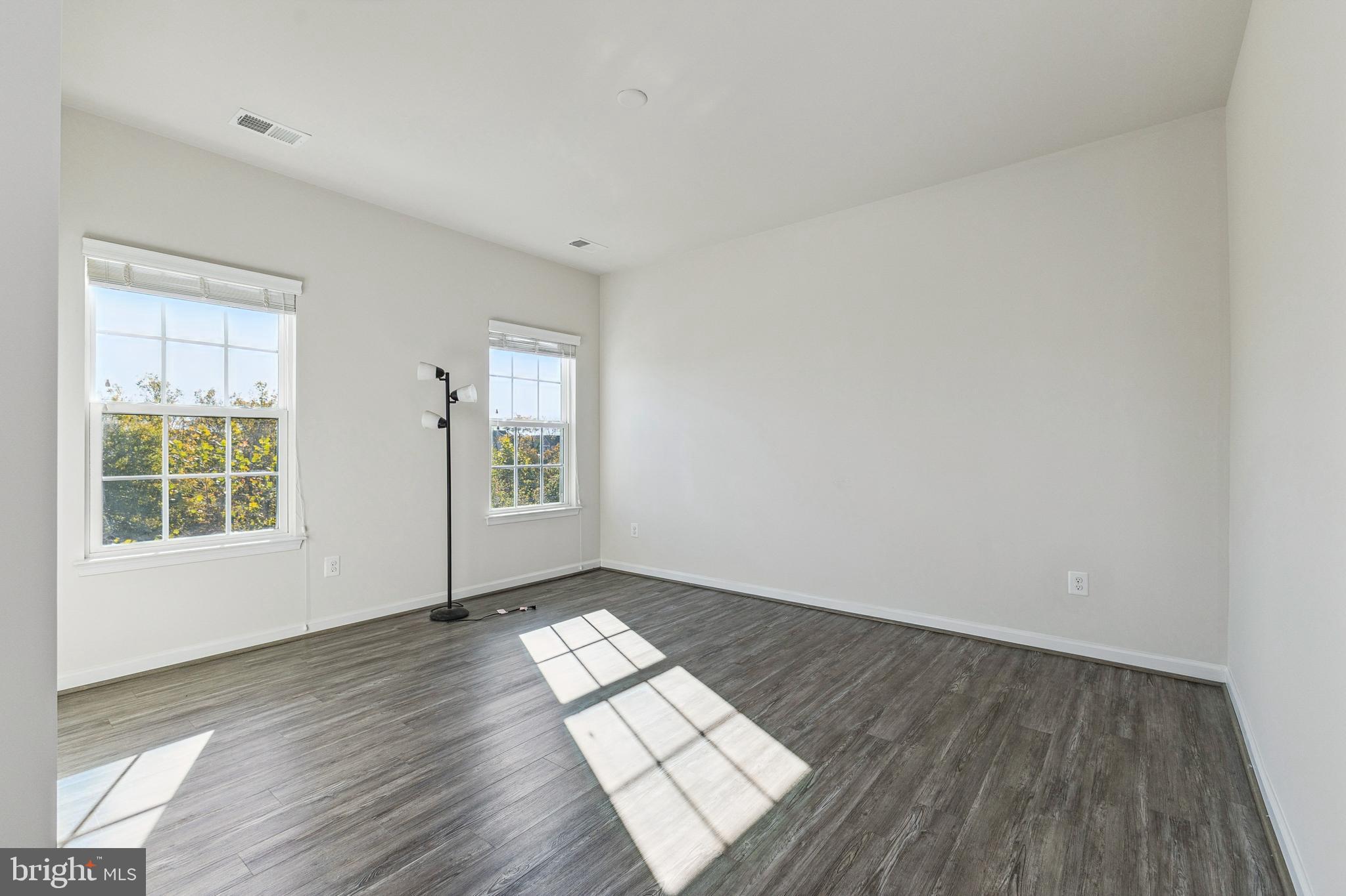 MINTBROOK - Residential