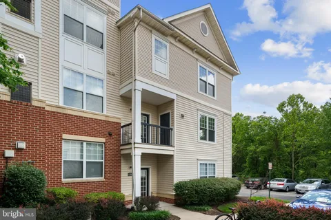 11365 Aristotle Drive Unit 9-215, Fairfax, VA MLS: VAFX2240954