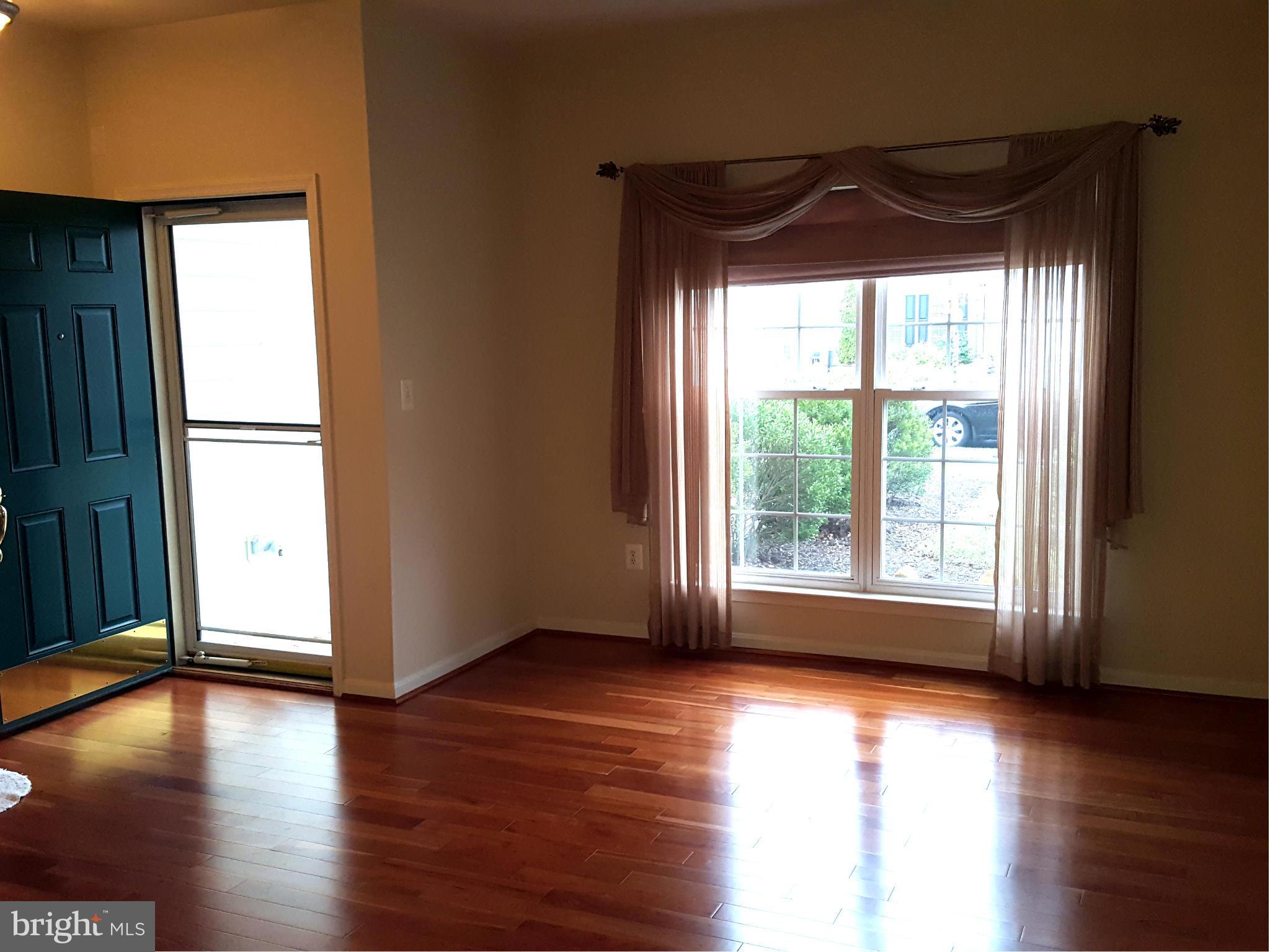 SYMPHONY VILLAGE AT CENTREVILLE - Residential Lease