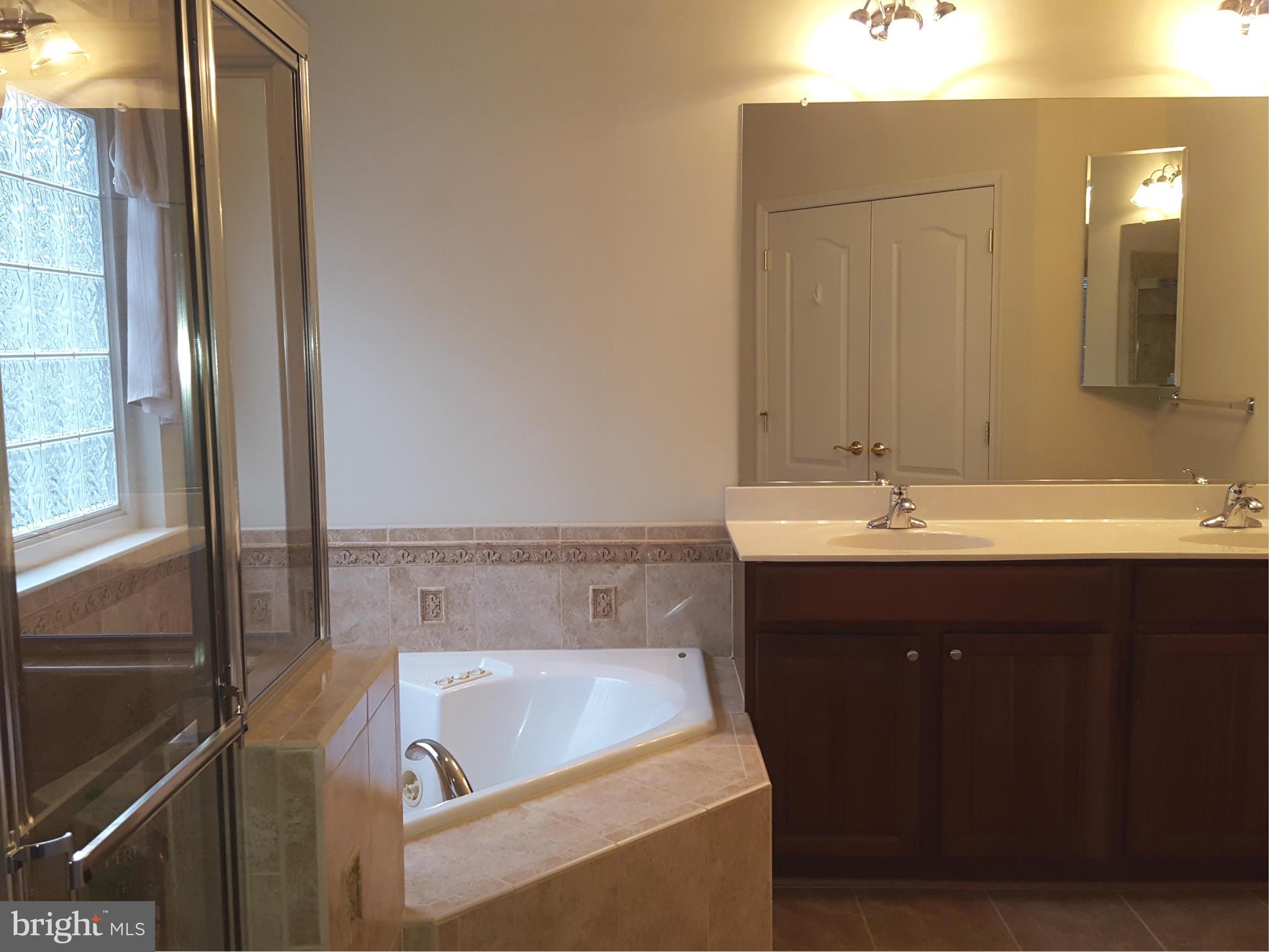 SYMPHONY VILLAGE AT CENTREVILLE - Residential Lease