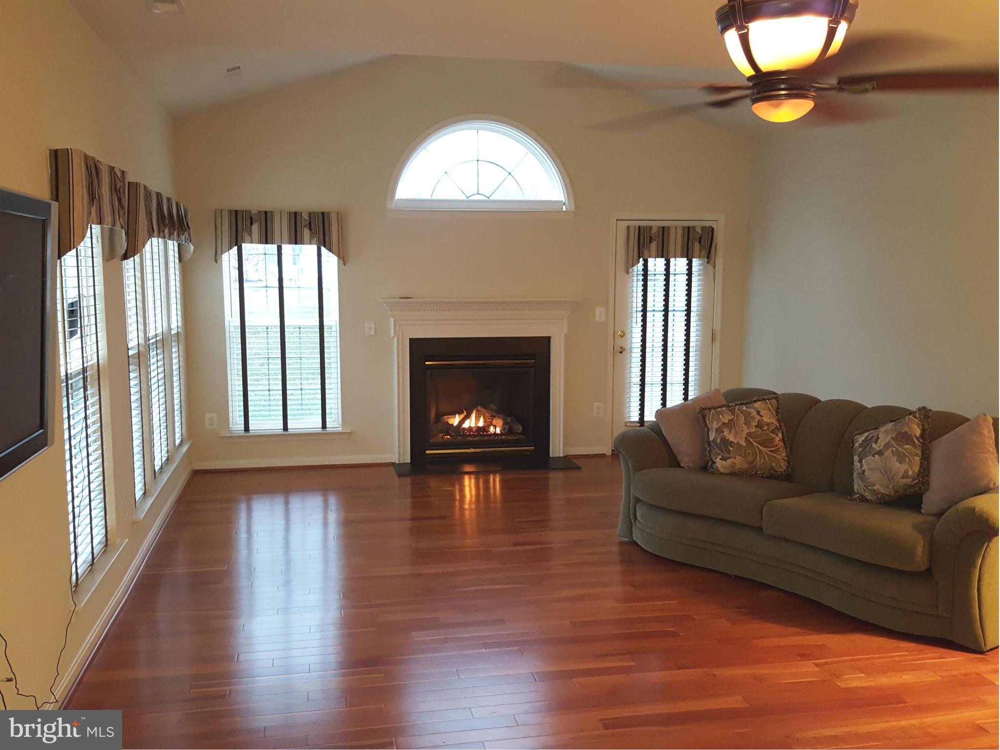 SYMPHONY VILLAGE AT CENTREVILLE - Residential Lease