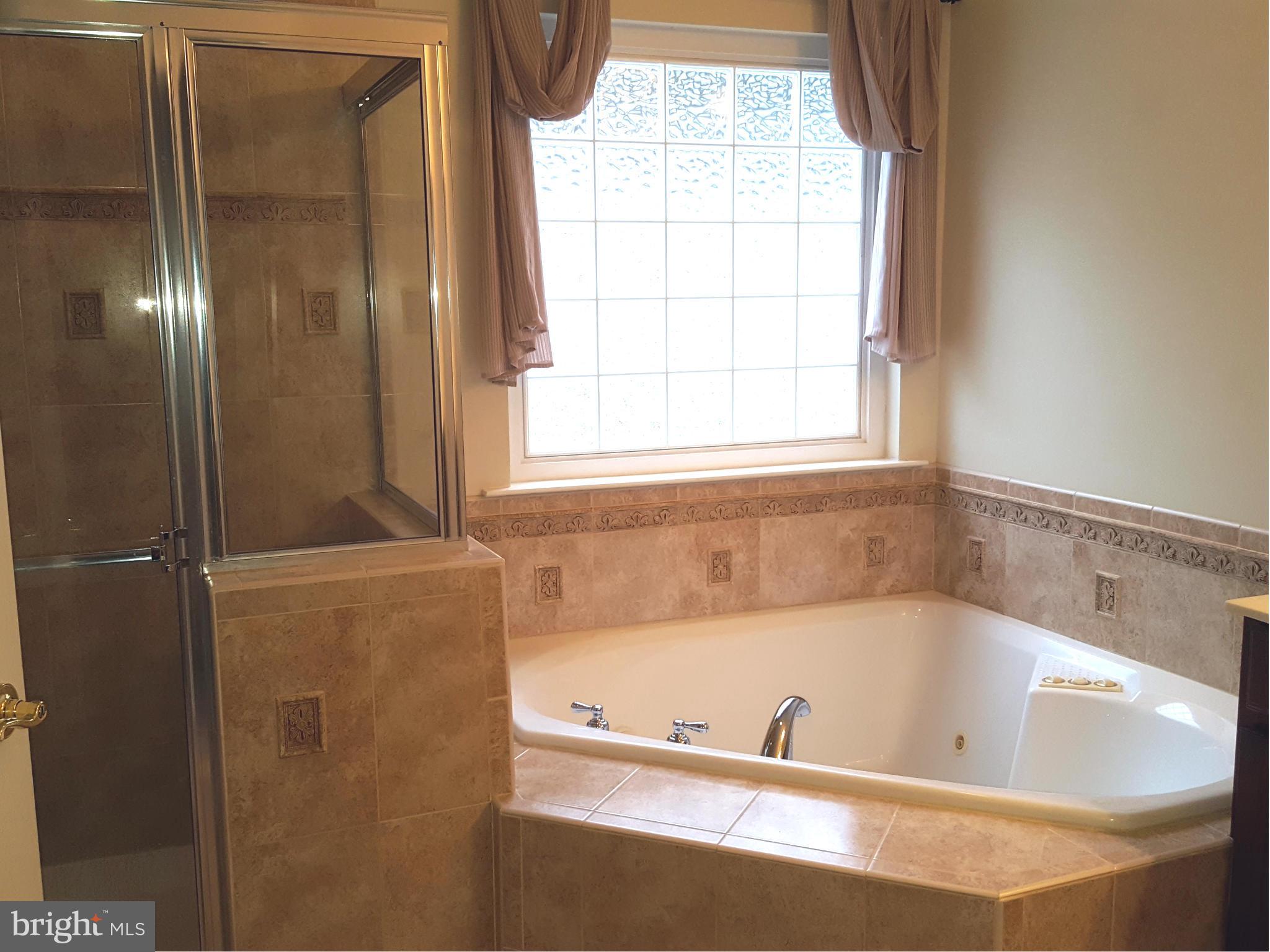 SYMPHONY VILLAGE AT CENTREVILLE - Residential Lease