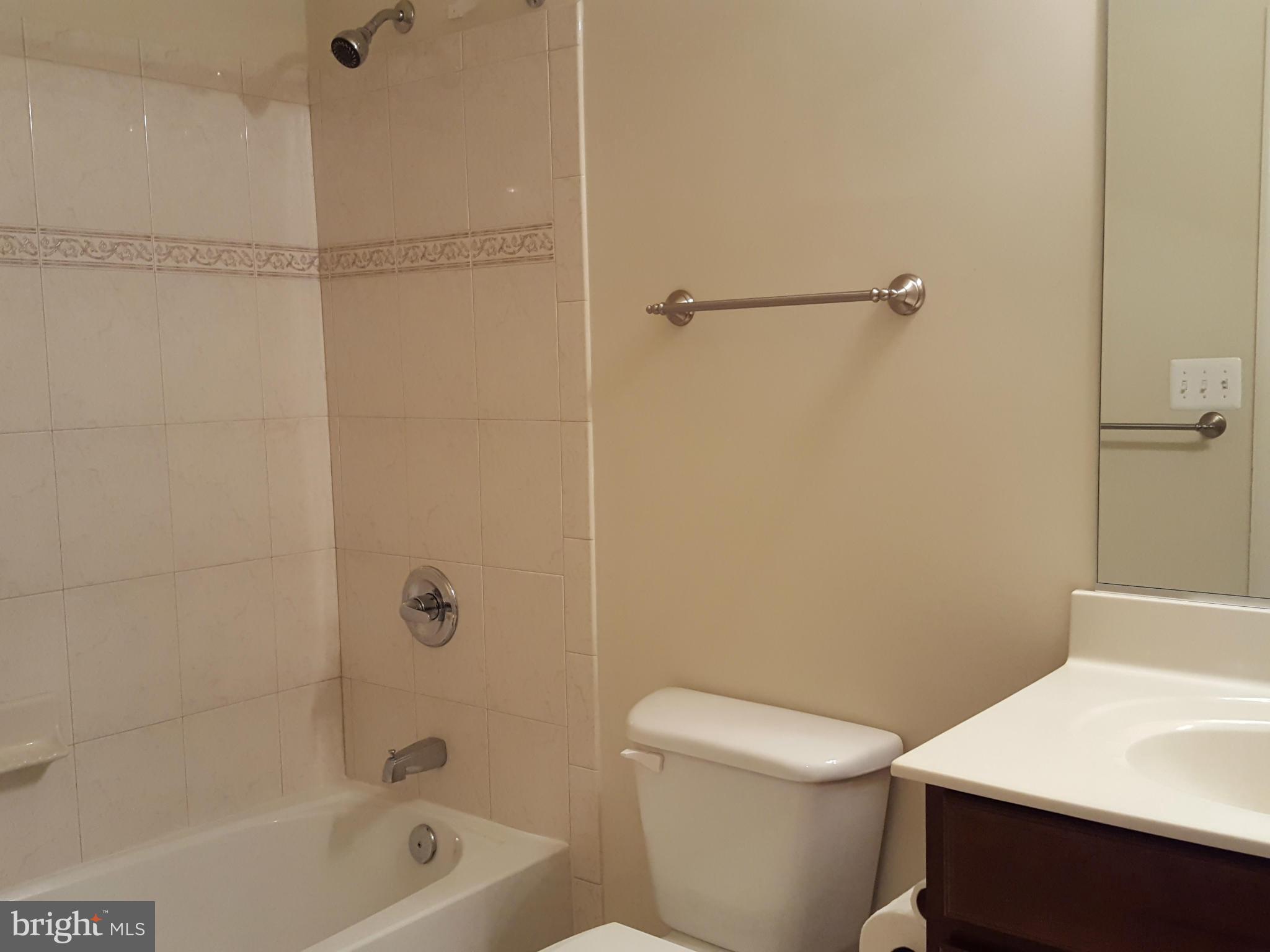 SYMPHONY VILLAGE AT CENTREVILLE - Residential Lease