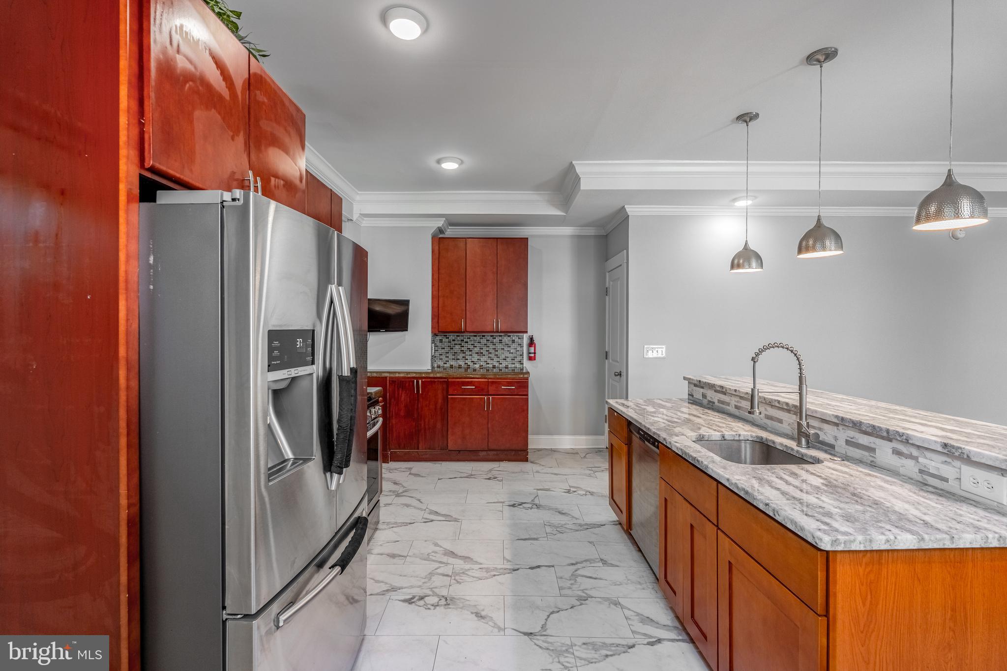 308 W UPSAL STREET