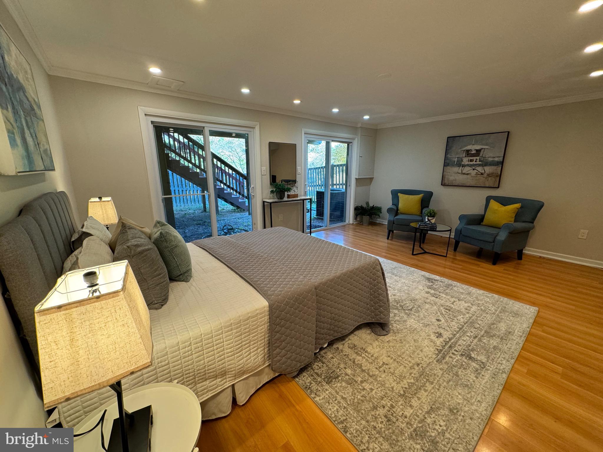 LONGMEAD - Residential