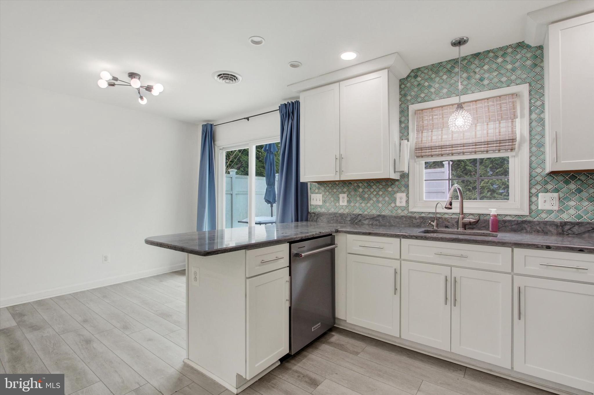 LAKE-HERITAGE - Residential