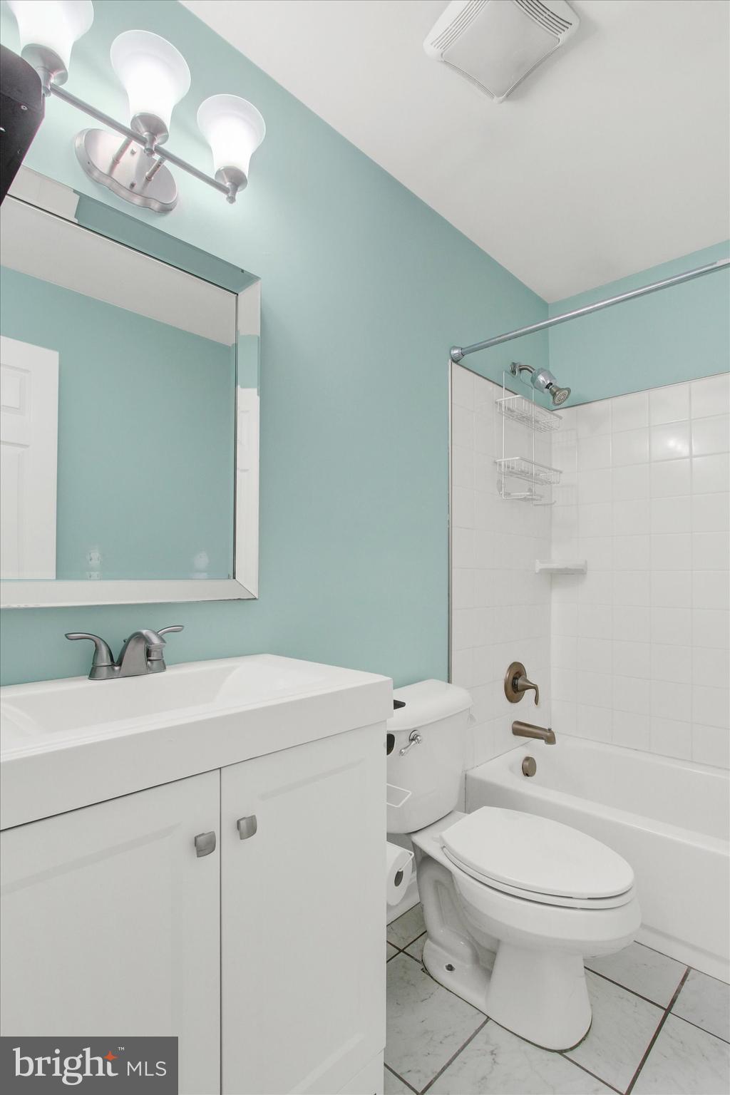 LAKE-HERITAGE - Residential