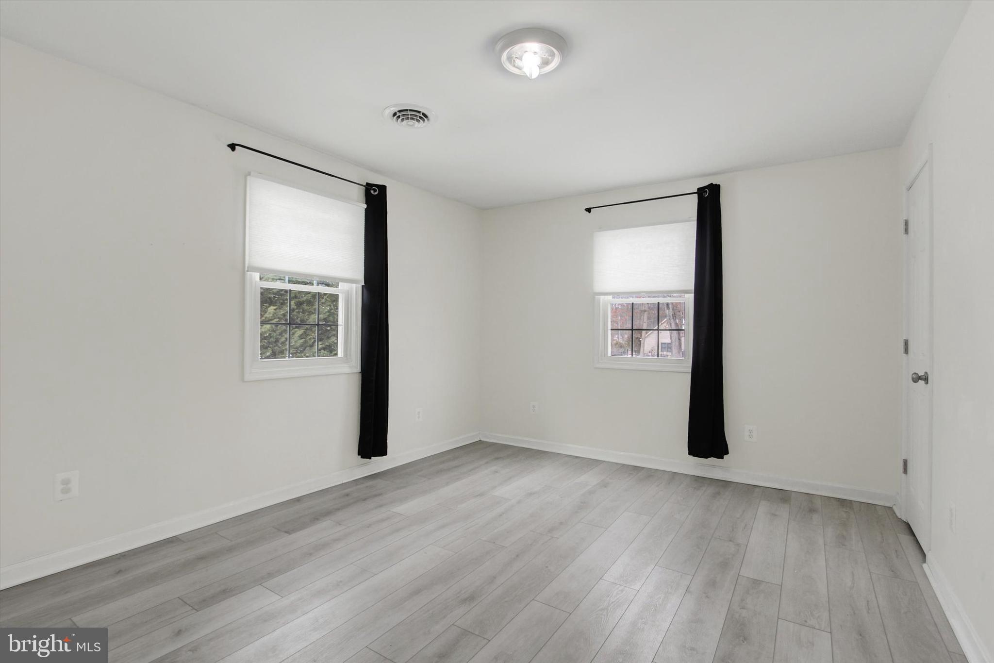 LAKE-HERITAGE - Residential