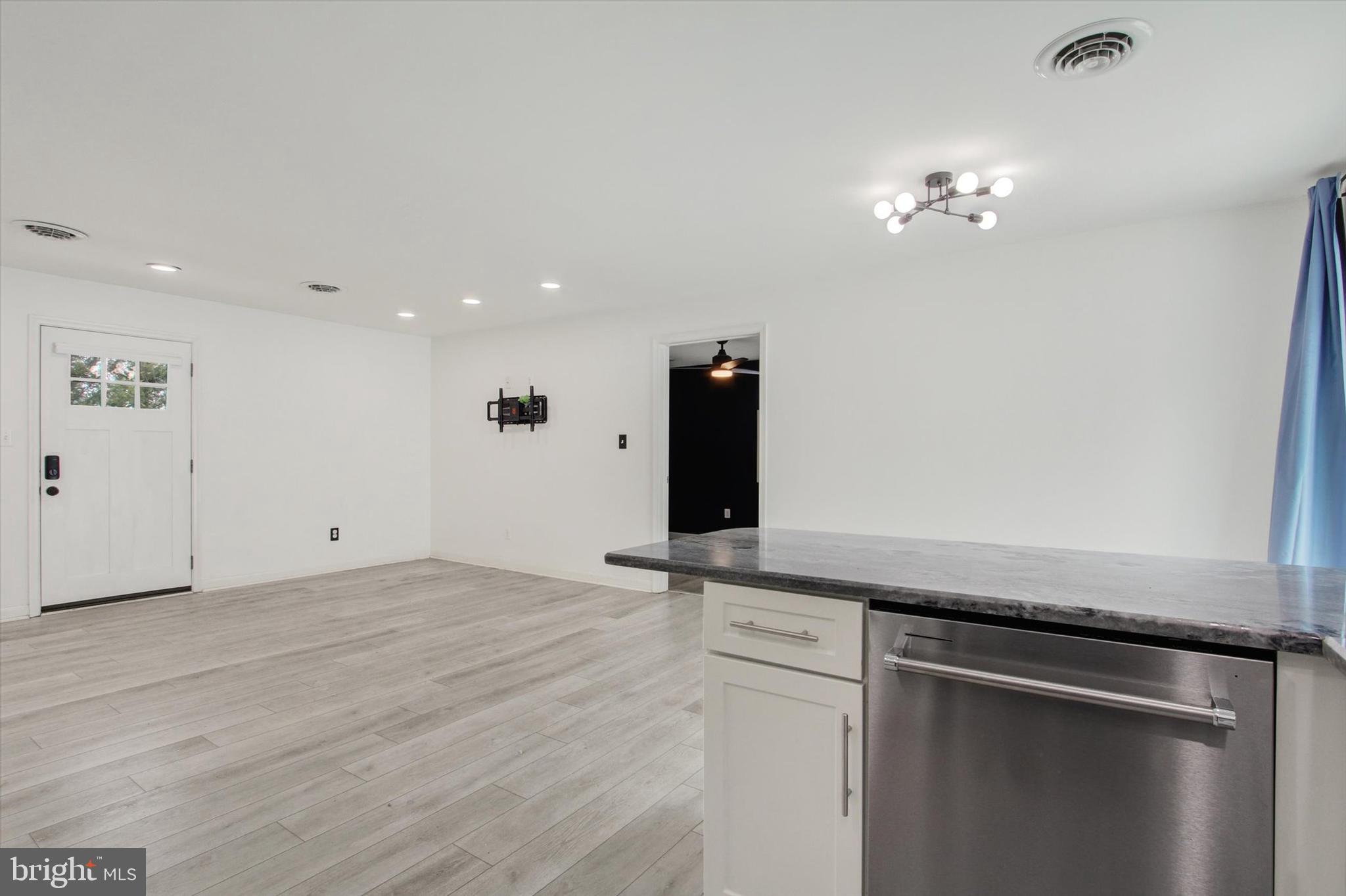 LAKE-HERITAGE - Residential