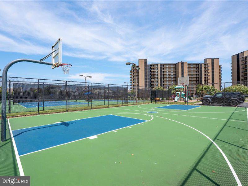 SEA COLONY EAST - Residential