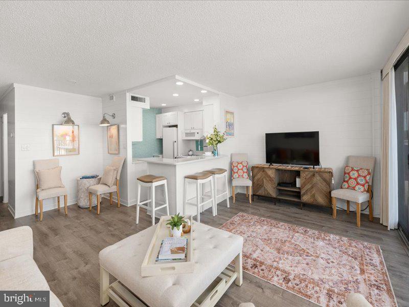 SEA COLONY EAST - Residential