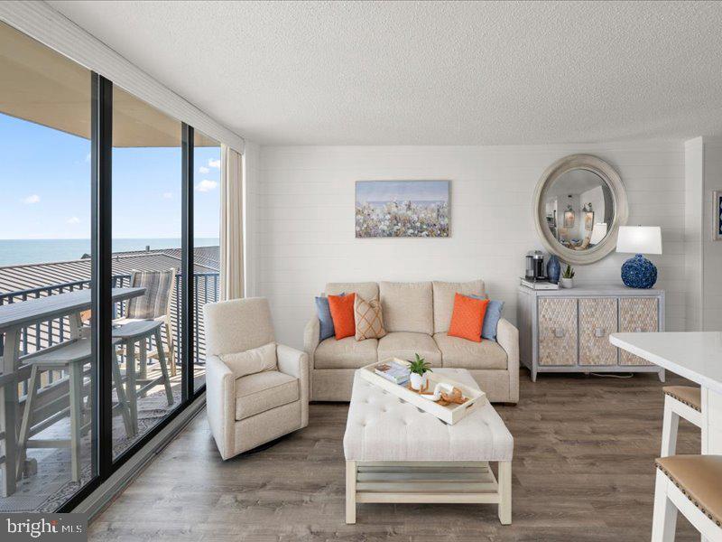 SEA COLONY EAST - Residential