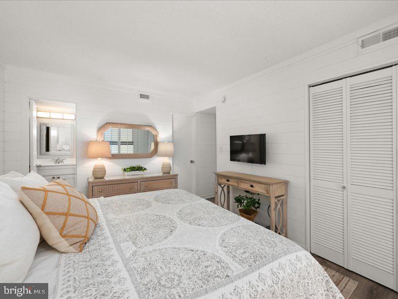 SEA COLONY EAST - Residential