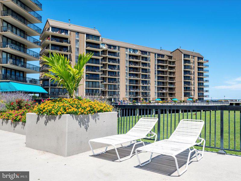 SEA COLONY EAST - Residential